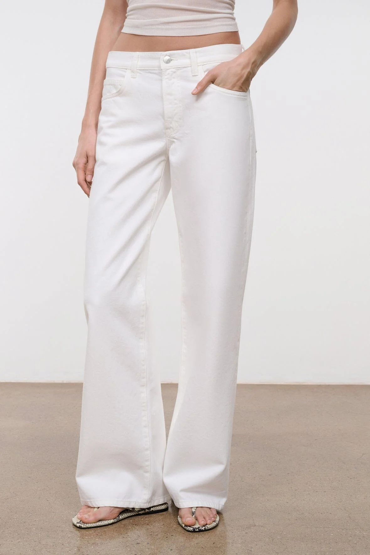 GUS RELAXED JEAN | WHITE - Image 2