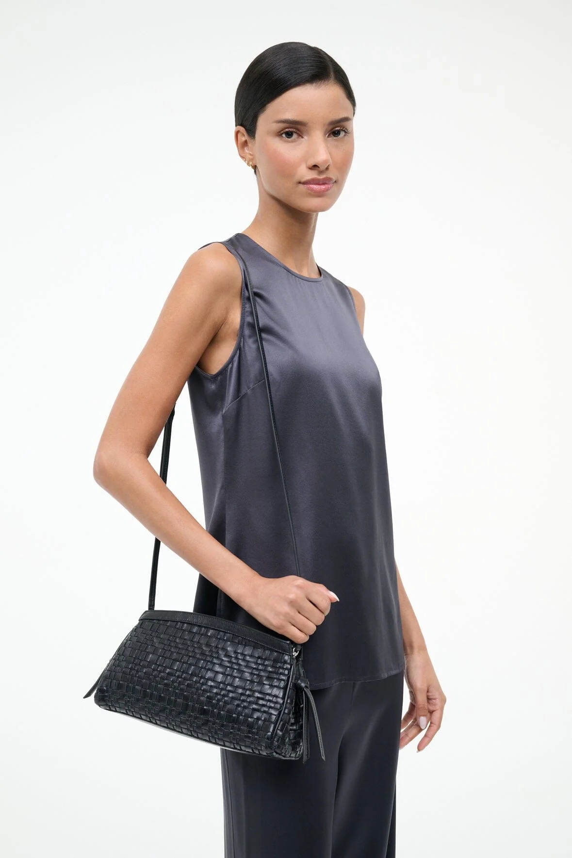 MAUDE CONVERTIBLE CLUTCH | BLACK WOVEN - Image 4