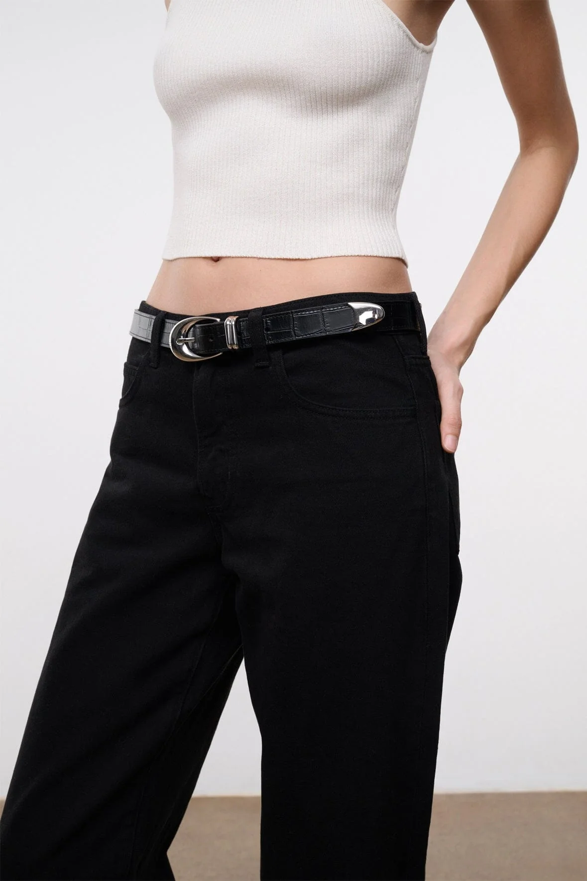 MOON BUCKLE BELT | BLACK CROCO - Image 5